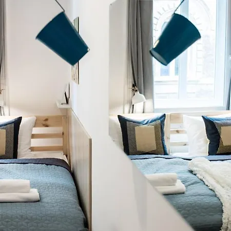 Cosy And Central With 4 Bedrooms And A/c * Budapest